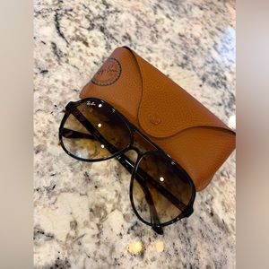 Women’s Ray-Ban Sunglasses 🕶️ (Authentic)